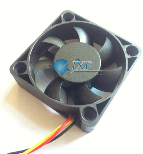 5015直流散熱風扇